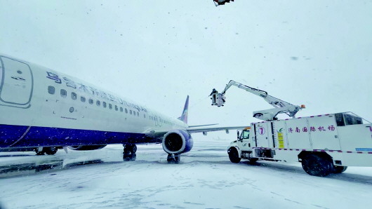 惊心动魄！山航硬核机长暴雪中上演生死起降，乘客，这辈子最难忘的飞行！